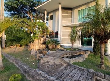 Casa · 240m² · 4 Quartos · 3 Vagas · Duplex Moderno com Piscina em Araruama