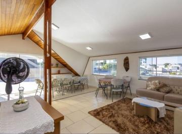 Casa de 5 quartos, Curitiba · Casa com 5 quartos e 4 banheiros à venda no Hauer