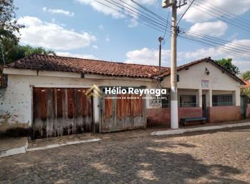 Casa · 300m² · 4 Quartos · 2 Vagas · Oportunidade Única no Coração de Tiradentes!