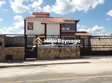 Casa · 220m² · 3 Quartos · 4 Vagas · Casa Exclusiva com Vista Deslumbrante para a Serra de São José