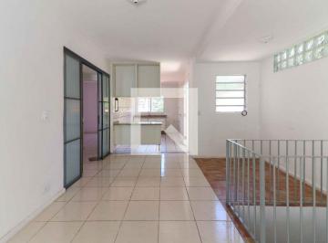 Localizada na vibrante cidade de São Paulo, esta casa no Jardim das Vertentes é · Casa à Venda - Butantã, 3 Quartos, 140 m2