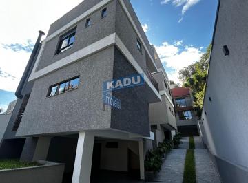 Casa · 200m² · 3 Quartos · 2 Vagas · Viva entre o charme do Centro Cívico e a tranquili
