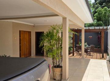 Casa de 4 quartos, Vicente Pires · Casa com 4 Quartos e 400 m² para Aluguel no Centro