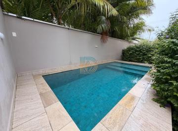 Foto 01 · Casa em Condomínio para Locação em Juquehy - São Sebastião-SP: 2 quartos, 2 salas, 1 banheiro, 1 vag