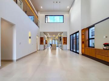 Casa · 295m² · 5 Quartos · 4 Vagas · Casa com 5 Suítes e Piscina no Residencial Ibi Aram 1