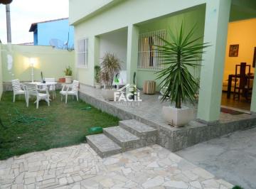 Casa · 150m² · 4 Quartos · 2 Vagas · Casa à Venda no Centro de São Pedro da Aldeia por R$590.000