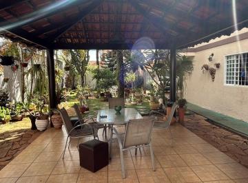 Casa · 221m² · 4 Quartos · 2 Vagas · Sobrado Amplo no Jardim Planalto - Excelente Localização e Espaço