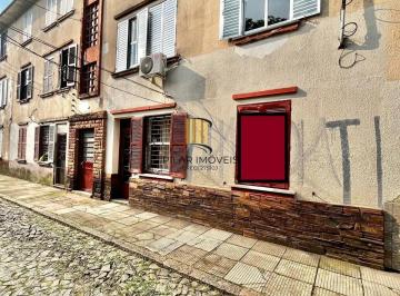 Apartamento · 60m² · 3 Quartos · 1 Vaga · Apto térreo de 03 dorm, sala, banho, cozinha, reformado, com vaga de garagem.
