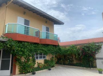 Casa de 3 quartos, Mongaguá · Sobrado 3 Dorms em Lote Inteiro Próximo da Praia | R$ 750 mil