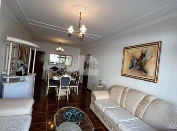 Apartamento de 3 quartos, Curitiba · Apartamento clássico e bem localizado na Rua Doutor Carlos de Carvalho no Batel