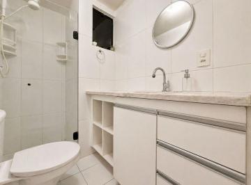 Apartamento de 2 quartos, Brasília · 2 QUARTOS DOIS BANHEIROS, DE JANTAR E SALA DE ESTAR, COZINHA COM ÁREA DE SERVIÇO