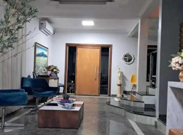 Casa · 230m² · 4 Quartos · 4 Vagas · Casa à venda no bairro Goiânia 2 em Goiânia/GO