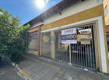 Casa · 210m² · 3 Quartos · 3 Vagas · Casa no Setor Campinas uma quadra da avenida 24 de outubro