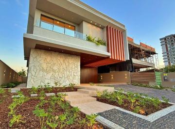 Casa · 370m² · 5 Quartos · 4 Vagas · Sobrado 5 Suítes, 370 m² c/ Lazer à Venda no Condomínio Alphaville Palmas