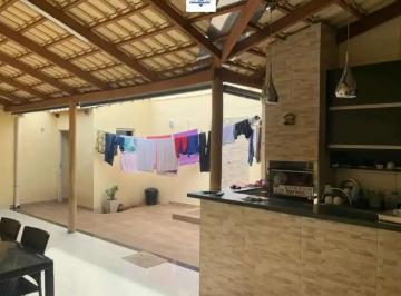Casa · 230m² · 3 Quartos · 2 Vagas · Casa com 3 Quartos (1 Suíte com Hidromassagem) - Parque Atheneu, Goiânia