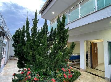 Casa · 350m² · 4 Quartos · 2 Vagas · Sobrado de Alto Padrão à Venda - Mansões Paraíso | Aparecida de Goiânia