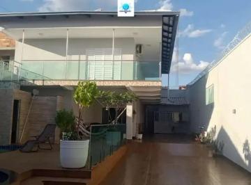 Casa · 200m² · 4 Quartos · 6 Vagas · Sobrado de Alto Padrão com Piscina e Sauna - Setor Parque Tremendão | Goiânia/GO
