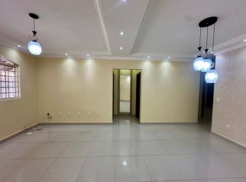Casa de 3 quartos, Taguatinga · Casa 3 quartos 150m, 2 suítes. Lado do pistão sul