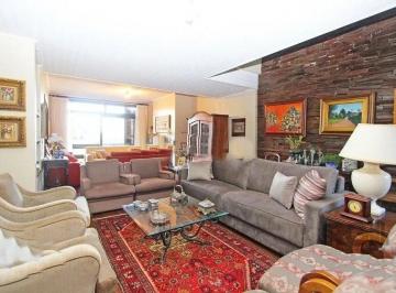 Casa · 192m² · 4 Quartos · Casa em Três Figueiras