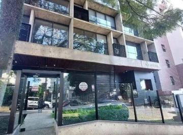 Casa · 32m² · 1 Quarto · 1 Vaga · Sala comercial com vaga coberta!