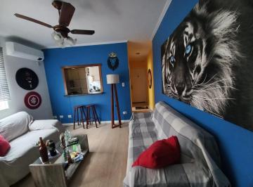 Apartamento · 58m² · 2 Quartos · EXCELENTE APARTAMENTO TÉRREO DE 2 DORMITÓRIOS, SEMIMOBILIADO, À VENDA NO BAIRRO MENINO DEUS, PORTO A