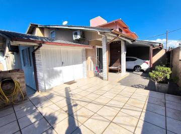 Casa · 450m² · 4 Quartos · 2 Vagas · Casa 4 Quartos 450m² - Capoeiras
