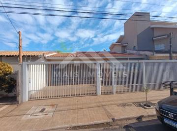 Casa · 170m² · 3 Quartos · ALUGA-SE CASA JD YOLANDA - R$ 3.500,00