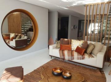 Casa · 340m² · 4 Quartos · 5 Vagas · Sobrado Residencial 340m² com 4 quartos, 3 suítes e 5 vagas para Venda ou Locação no Jardim Textil