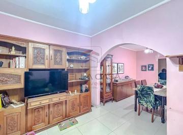 Casa · 270m² · 4 Quartos · 2 Vagas · Casa à venda com 270m², 4 quartos e 2 vagas