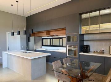 Casa · 168m² · 3 Quartos · 2 Vagas · Casa - Condomínio Villa de Leon - Três Lagoas / MS