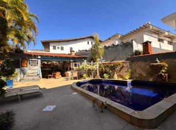 Casa · 350m² · 3 Quartos · 4 Vagas · Casa à venda no bairro Ponta da Praia