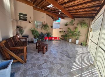 Casa · 124m² · 3 Quartos · 2 Vagas · BELA CASA TÉRREA - 124M² - 3 DORMITÓRIOS SENDO 1 SUITE - ZONA SUL