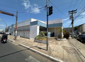 Casa · 534m² · Imóvel comercial para venda na Rua Desembargador Pires de Castro, esquina com a Rua Paissandu, Centr