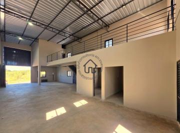 Comercial · 218m² · 3 Vagas · Galpão industrial para alugar com 218m² em Vinhedo.
