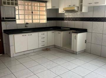 Casa de 3 quartos, Mirassol · Casa com 3 quartos em Jardim Alvorada, 300 m² à venda