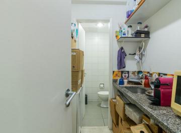 0b185c1c-290c-48dc-8683-56173198fb2b · Atraente conjunto comercial para venda em Santana, 50m²