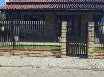 Casa · 306m² · 5 Quartos · 4 Vagas · Casa à venda no bairro Ubatuba - São Francisco do Sul/SC