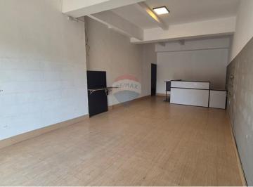 Comercial · 90m² · "Aluguel Comercial: Expanda Seu Negócio em Itapira-SP"