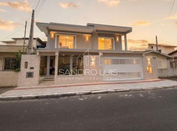 Casa · 345m² · 3 Quartos · 2 Vagas · Casa em São João, Itajaí/SC