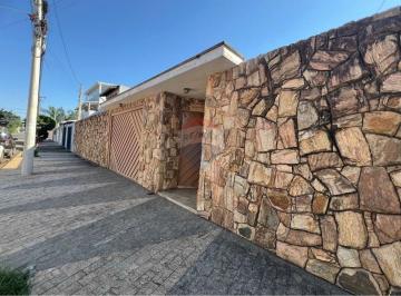 Casa · 375m² · 3 Quartos · 3 Vagas · Casa dos Sonhos em Paulínia: Conforto e Estilo no João Aranha