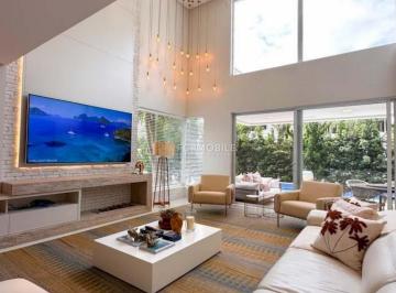 Casa · 550m² · 4 Quartos · 4 Vagas · Casa à venda - em Itajaí