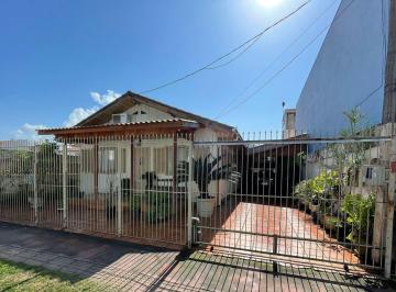 Casa de 3 quartos, Balneário Camboriú · Casa à venda - no Centro