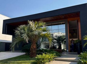 Casa · 210m² · 3 Quartos · 4 Vagas · Casa à venda - em Santa Regina