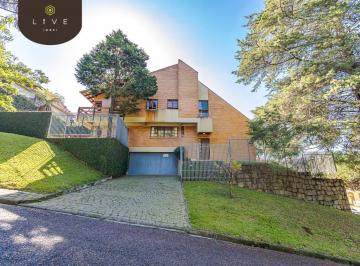 Casa · 235m² · 4 Quartos · 2 Vagas · Casa ampla de esquina com 04 quartos, sendo 01 suíte, ensolarada, com jardim, lareira e espaço gourm