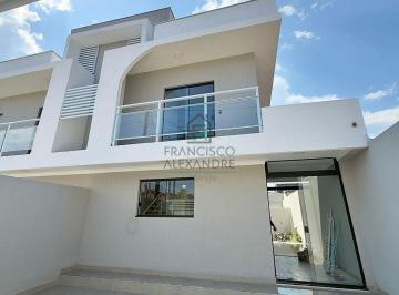 awnuvm2ytaymty0ywe2ytq3_md · Sobrado à Venda em Bertioga com Excelente Localização