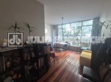 Apartamento · 68m² · 2 Quartos · 1 Vaga · Humaitá - 2 quartos com vaga