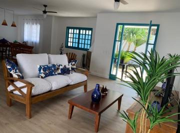 Casa de 4 quartos, São Sebastião · Imóvel disponível para venda na Praia de Juquehy!