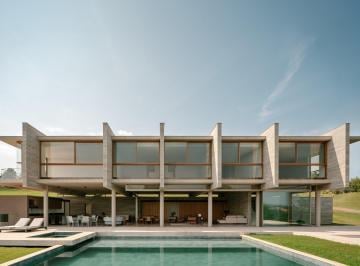 Casa · 1244m² · 6 Quartos · 5 Vagas ·
Casa à venda|locação 1.244 m² – Quinta da Baroneza – Bragança Pauli