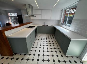 Casa · 260m² · 3 Quartos · 3 Vagas · Casa Imperdível no Belvedere, BH