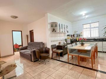 Casa · 395m² · 5 Quartos · Casa, 5 quartos, 1 suite